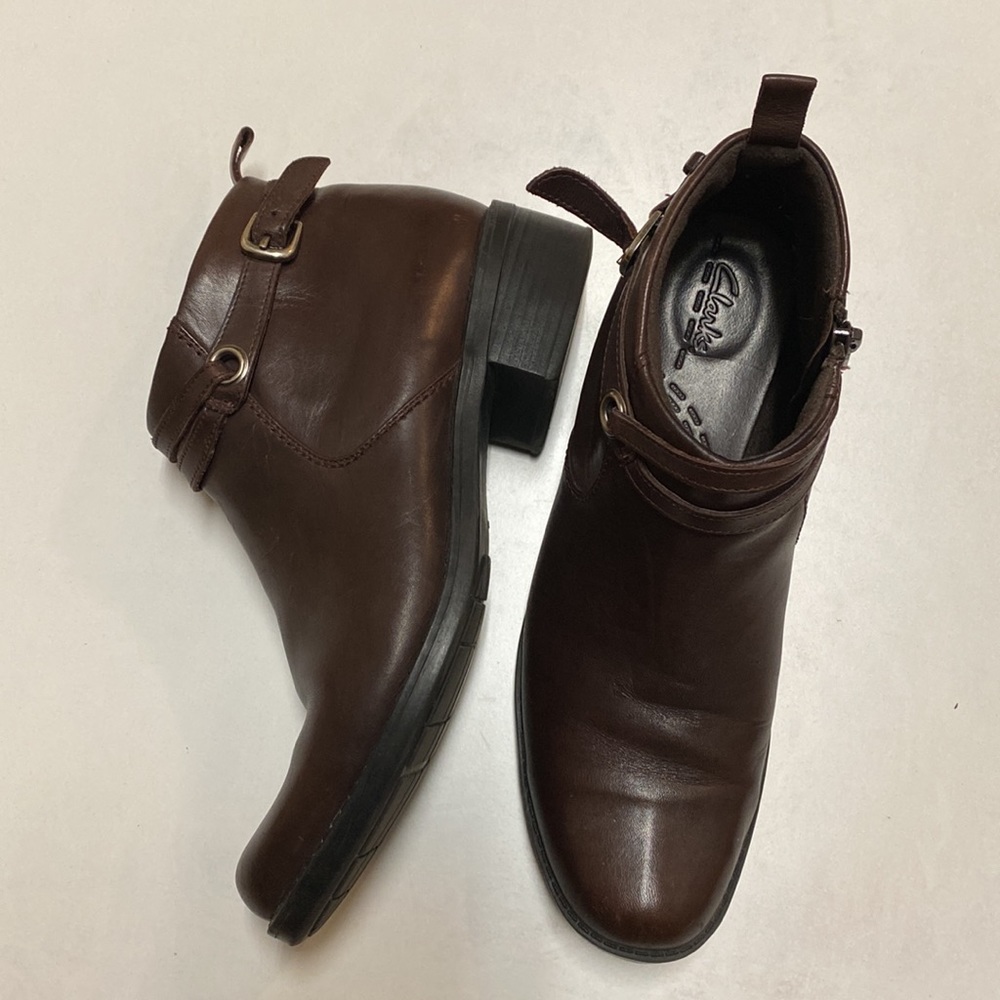 Clark’s Leather Ankle Boots - Picture 6 of 6